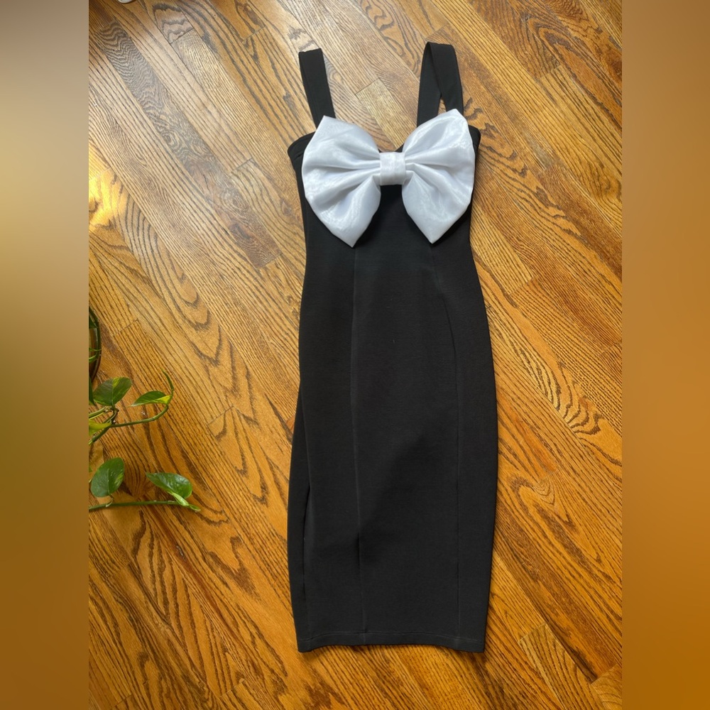 COOLEST RARE RIVER ISLAND LITTLE BLACK DRESS WITH GIANT 3D BOW SIZE M BNWT